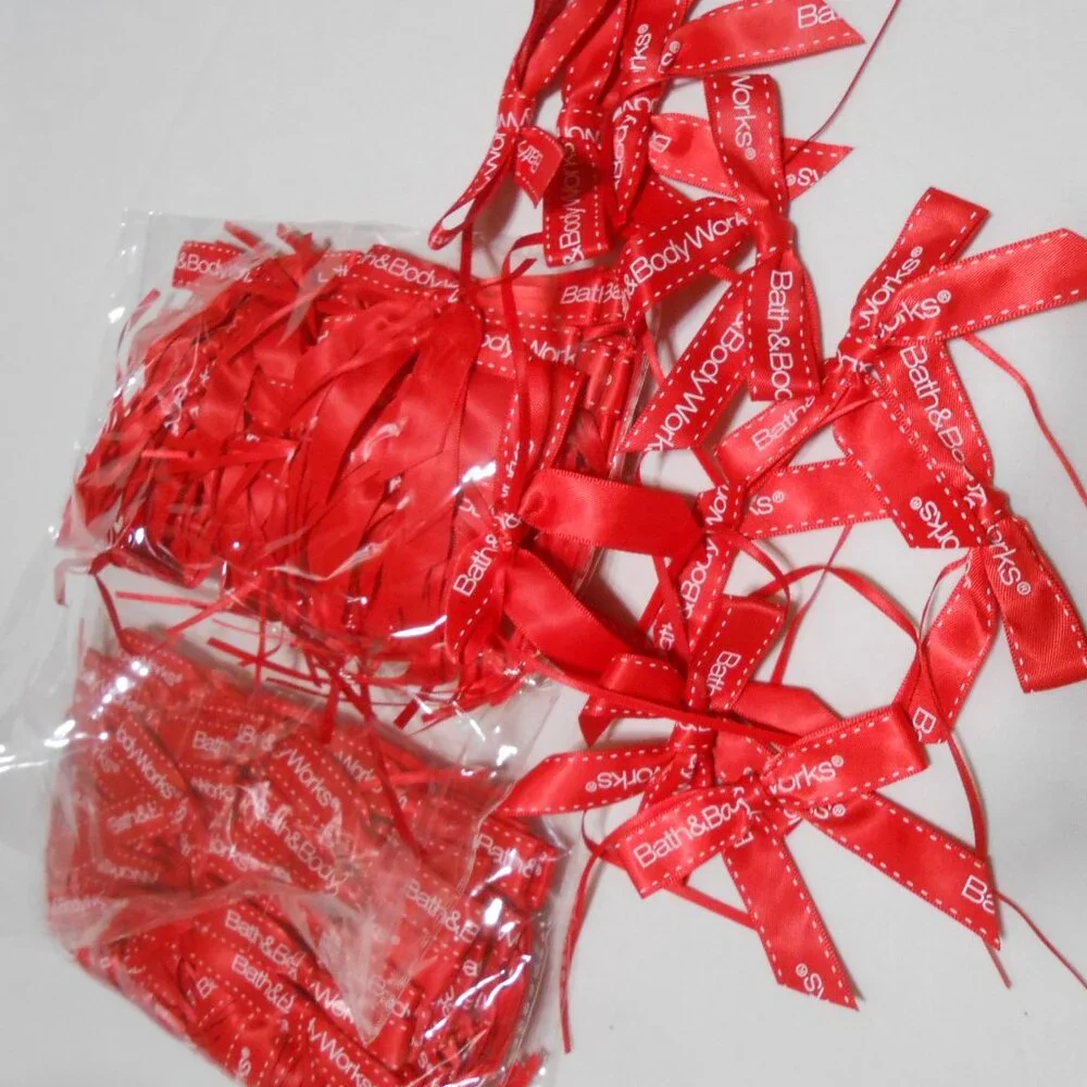 NEW BAG OF 50 BATH AND BODY WORKS RED RIBBONS BOWS FOR ALL OCCASIONS 🎁🎁